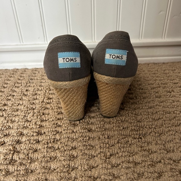 TOMS Gray Espadrille Wedges - Picture 3 of 4